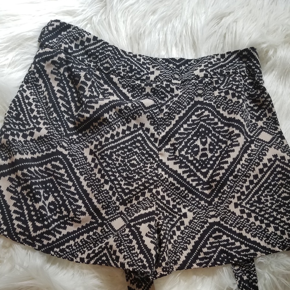 Monteau patterned shorts - Picture 2 of 3